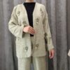 کت و شلوار سلماز با طرح گل بابونه برجسته - تصویر 3