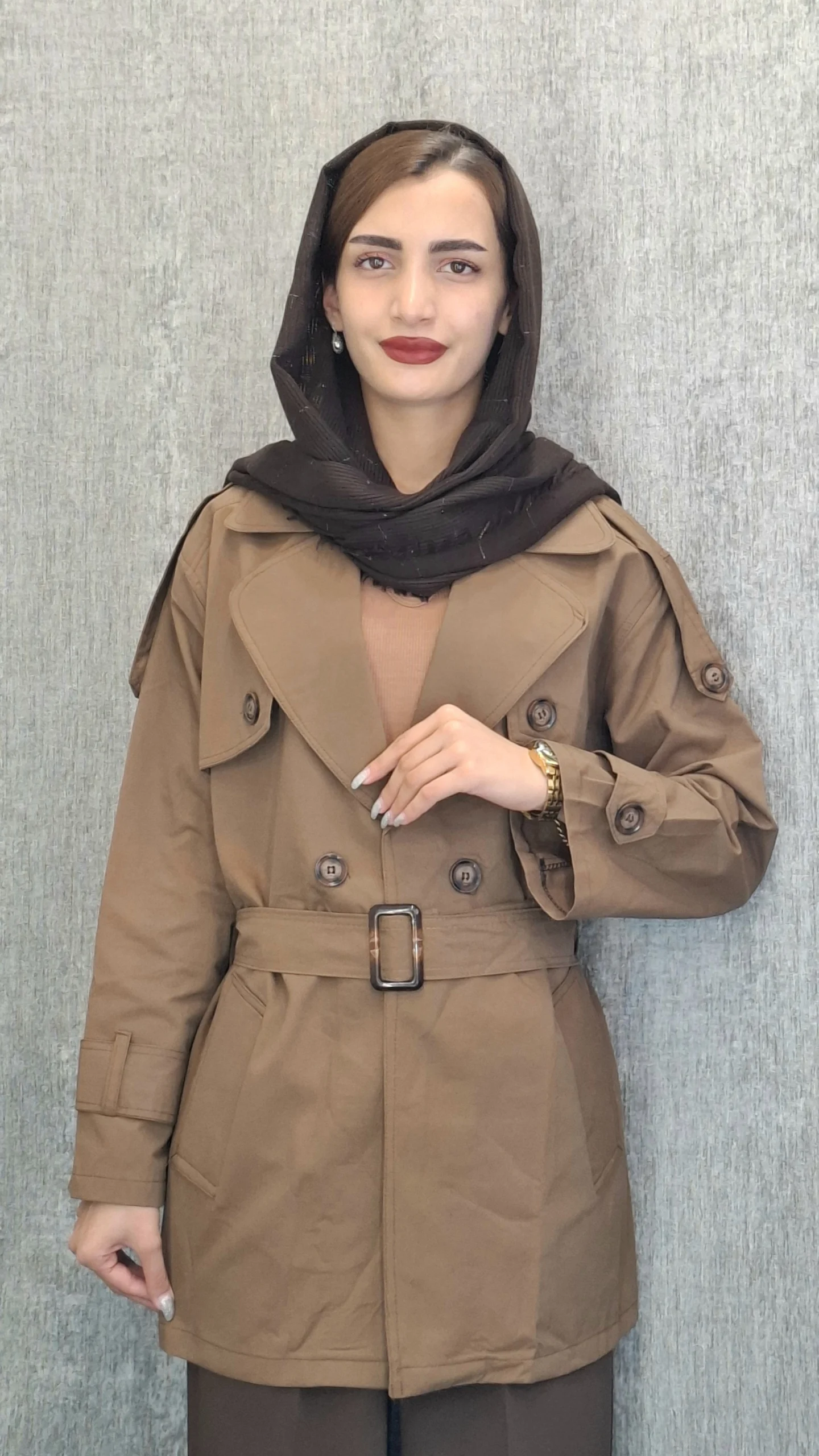 قهوه ای.- 1 مانتو بارانی کمردار(زنانه) - تصویر 1